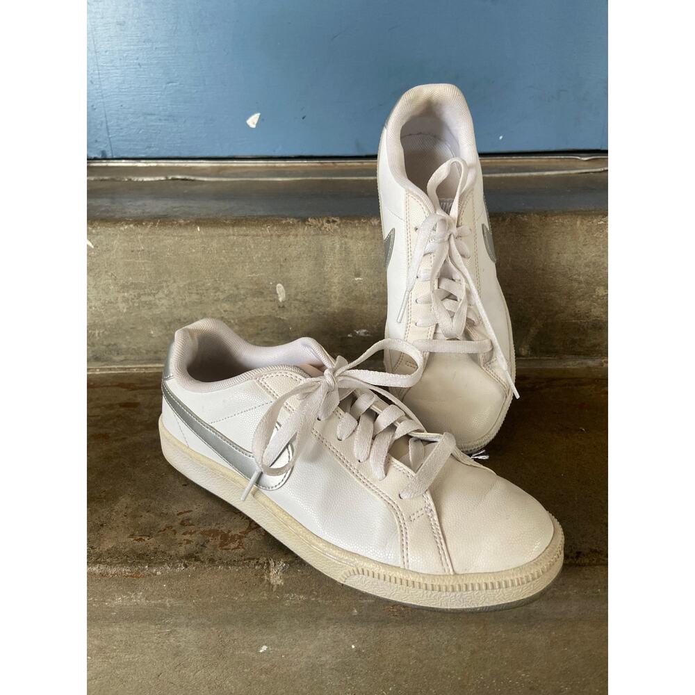Nike Court Majestic women’s sneakers